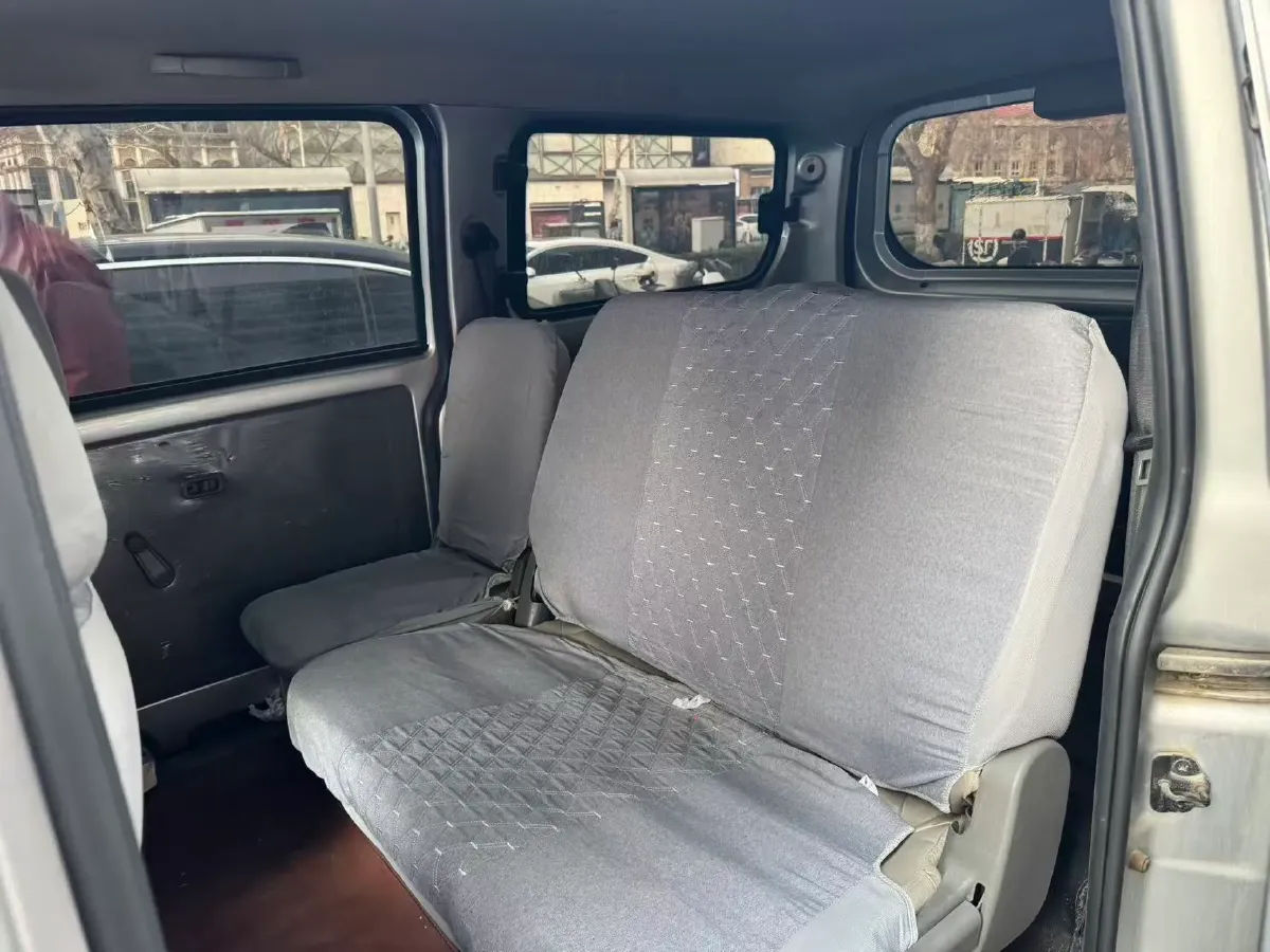 2019 WuLing RongGuang V 1.5L 99HP L4 6MT,autocango,china used car exporter,china ev exporter,chinese used car exporter,chinese used ev exporter