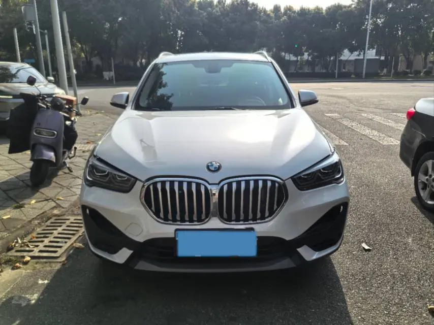 2022 BMW X1 2.0T 192HP L4 7DCT,autocango,china used car exporter,china ev exporter,chinese used car exporter,chinese used ev exporter