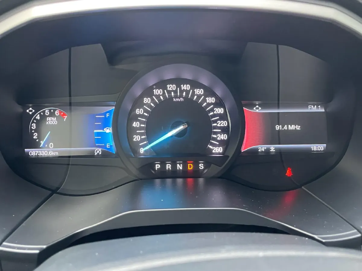 2020 Ford Edge 2.0T 245HP L4 8AT,autocango,china used car exporter,china ev exporter,chinese used car exporter,chinese used ev exporter