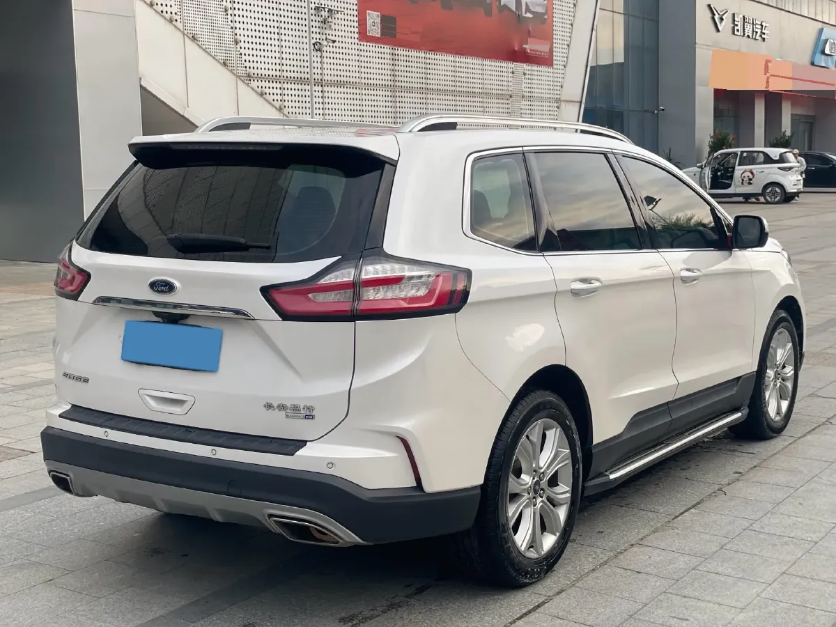 2020 Ford Edge 2.0T 245HP L4 8AT,autocango,china used car exporter,china ev exporter,chinese used car exporter,chinese used ev exporter