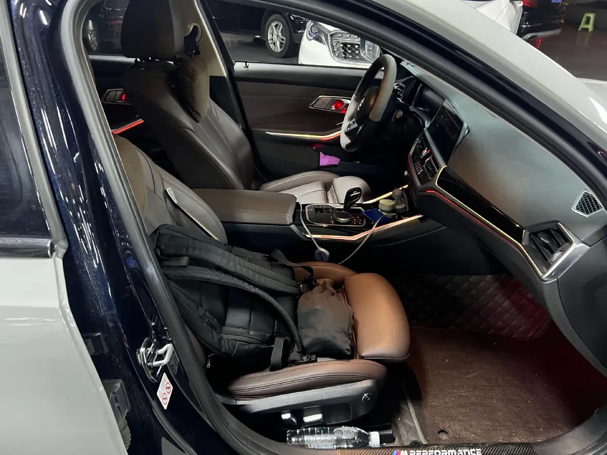 2020 BMW 3 Series 2.0T 156HP L4 8AT,autocango,china used car exporter,china ev exporter,chinese used car exporter,chinese used ev exporter