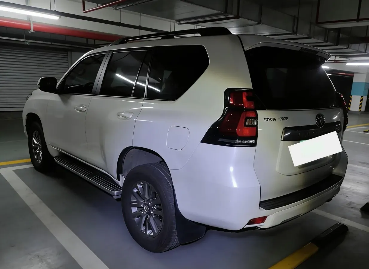 2018 Land Rover Discovery Sport 2.0T 241HP L4 9AT,autocango,china used car exporter,china ev exporter,chinese used car exporter,chinese used ev exporter