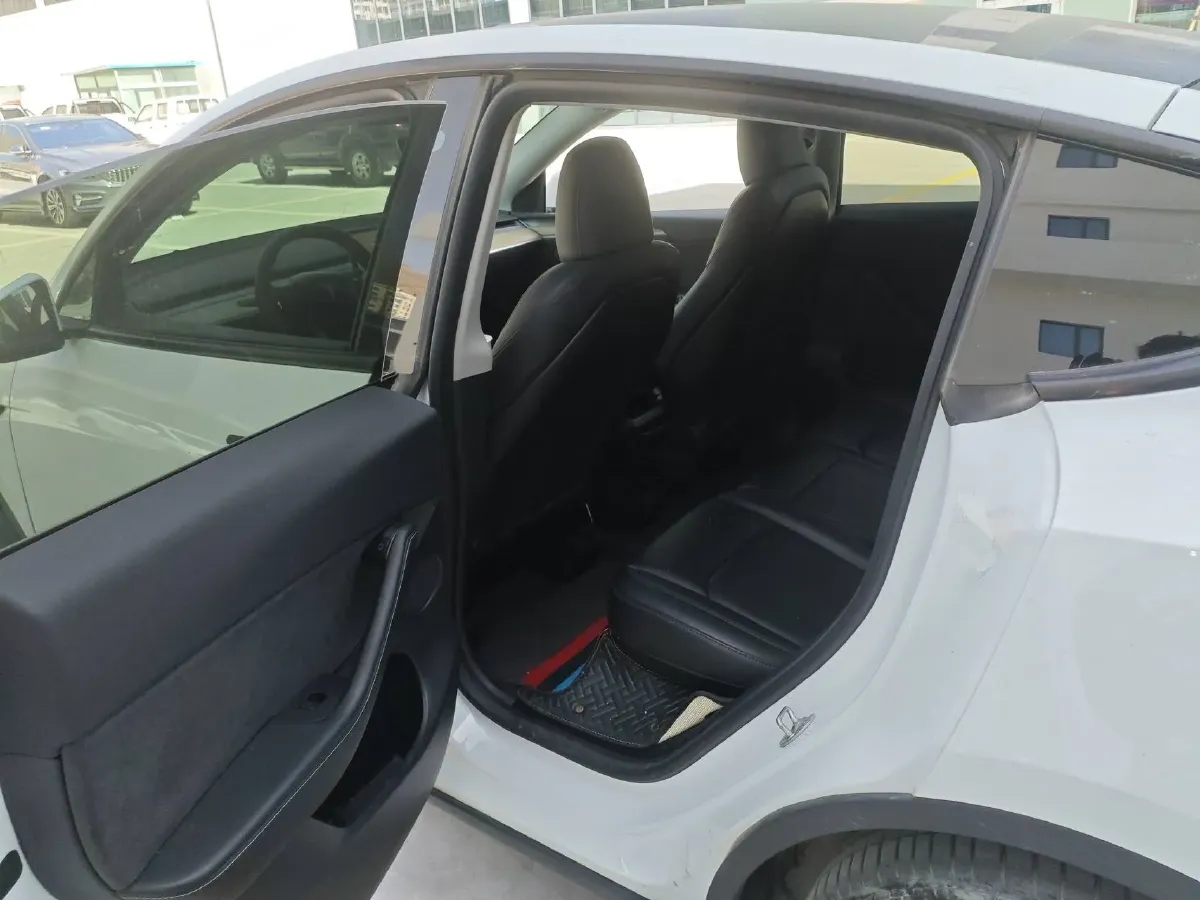 2022 Tesla Model Y BEV 60KWH,autocango,china used car exporter,china ev exporter,chinese used car exporter,chinese used ev exporter