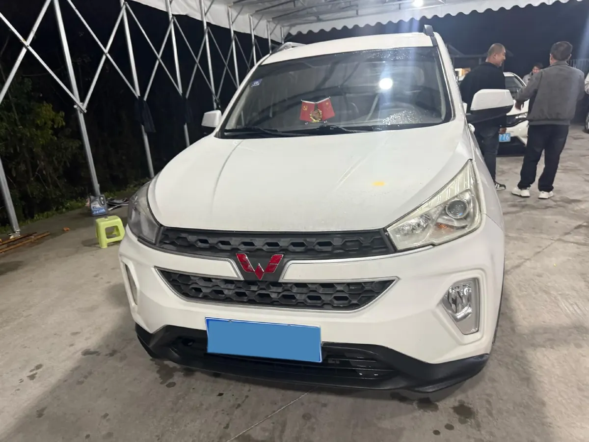 2019 WuLing HongGuang S3 1.5L 99HP L4 6MT,autocango,china used car exporter,china ev exporter,chinese used car exporter,chinese used ev exporter