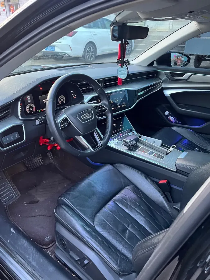 2020 Audi A6L 2.0T 224HP L4 7DCT,autocango,china used car exporter,china ev exporter,chinese used car exporter,chinese used ev exporter