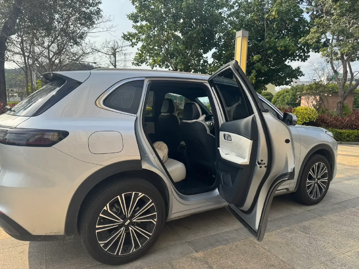 2025 BYD Sea Lion 05 DM-i 1.5L 101HP L4 E-CVT PHEV 18.3KWH,autocango,china used car exporter,china ev exporter,chinese used car exporter,chinese used ev exporter