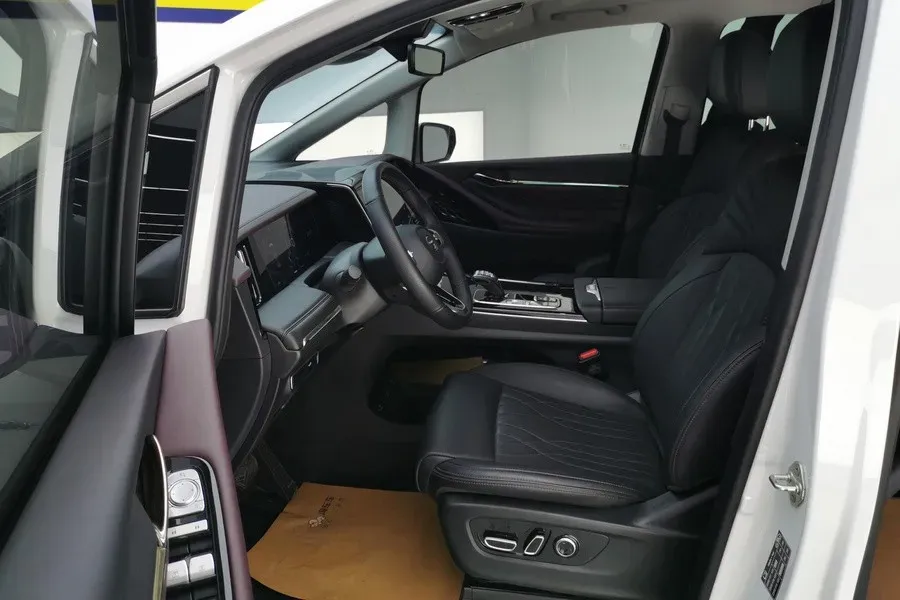 2024 GAC Trumpchi M8 2.0T 252HP L4 8AT,autocango,china used car exporter,china ev exporter,chinese used car exporter,chinese used ev exporter