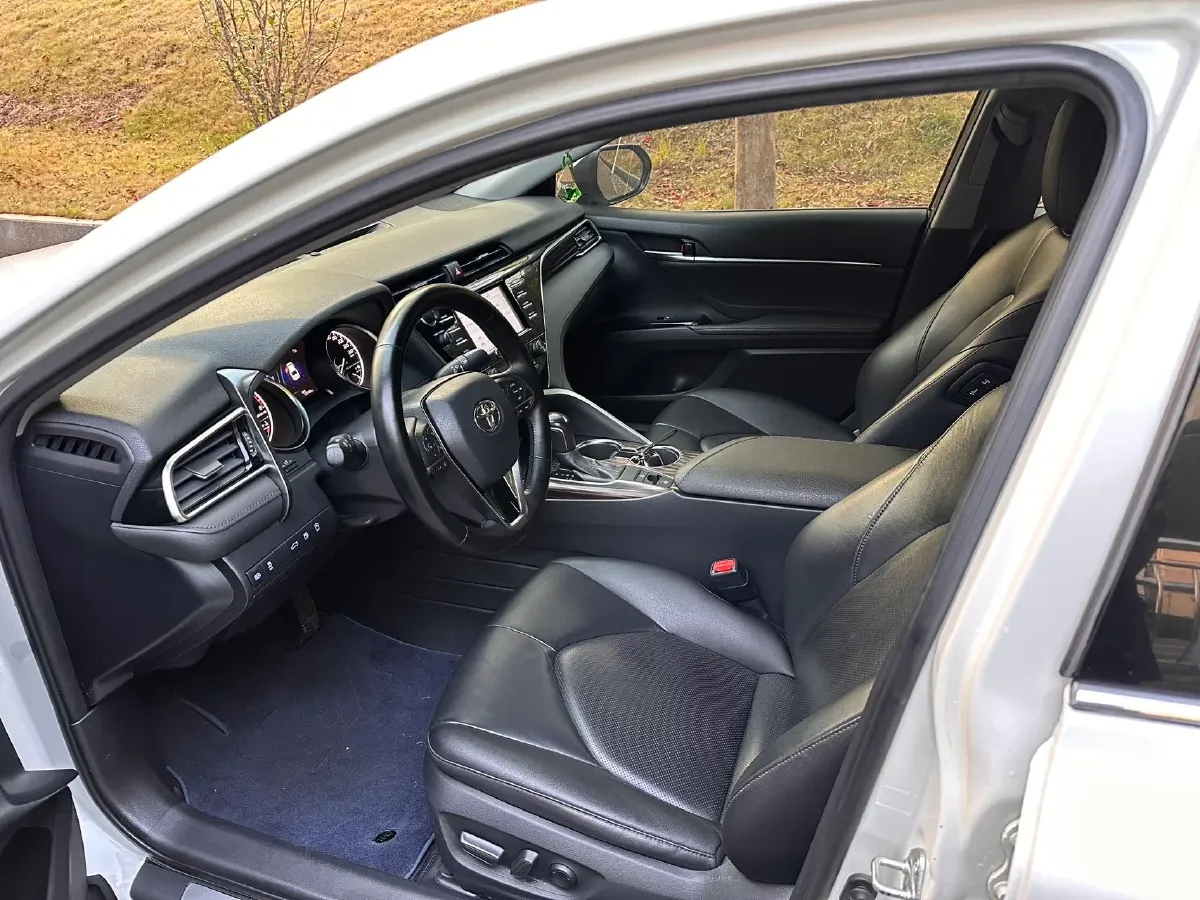 2018 Toyota Camry 2.0L 169HP L4 6AT,autocango,china used car exporter,china ev exporter,chinese used car exporter,chinese used ev exporter