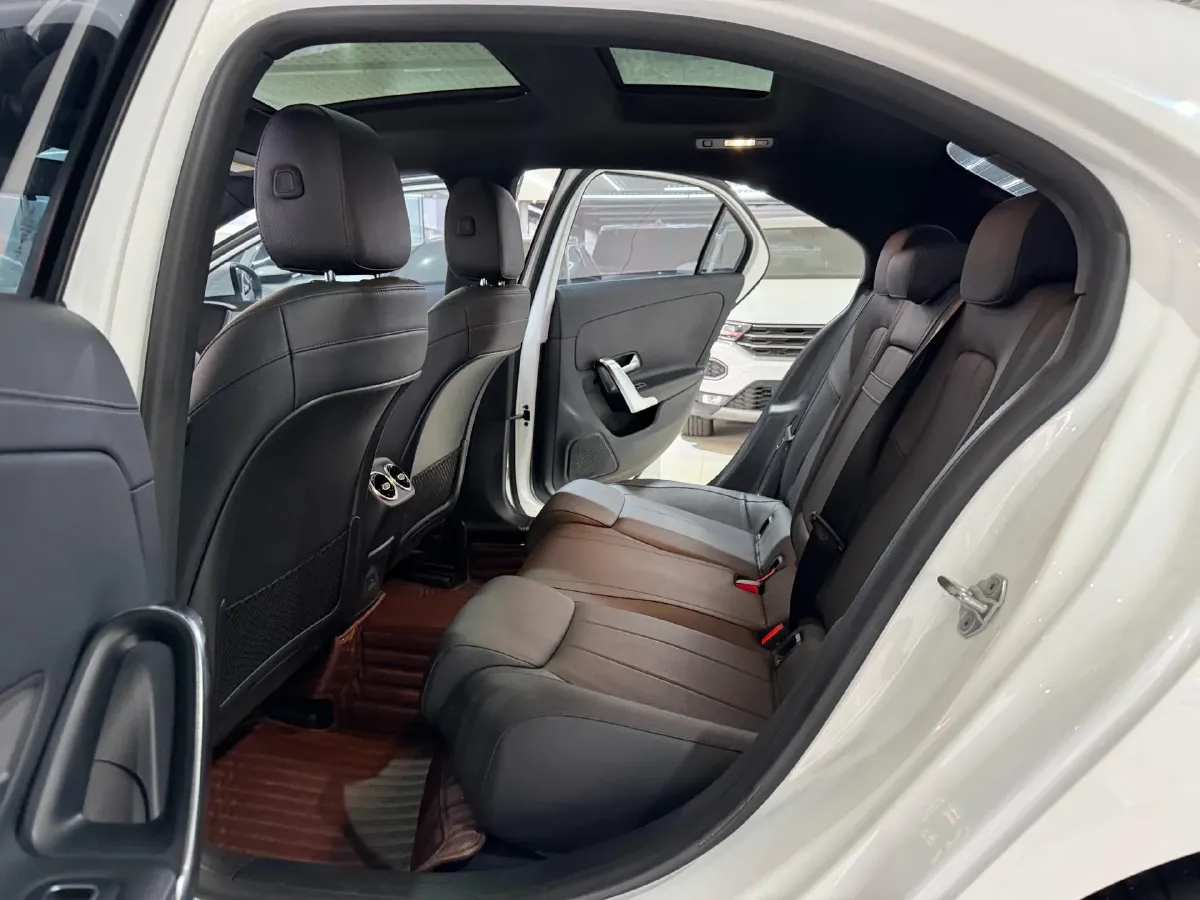 2021 Mercedes-Benz A Class 1.3T 136HP L4 7DCT,autocango,china used car exporter,china ev exporter,chinese used car exporter,chinese used ev exporter