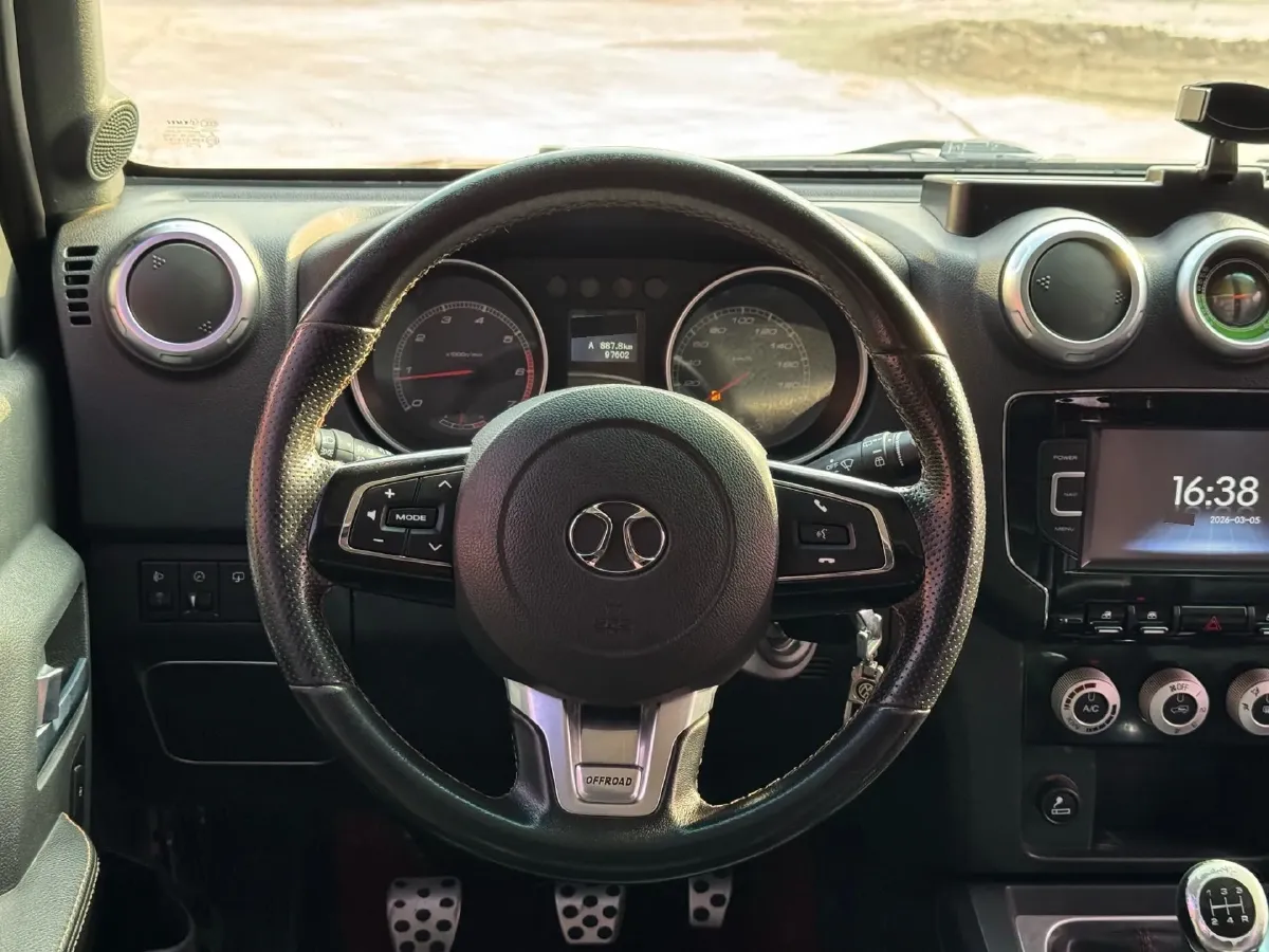 2016 Beijing BJ40 2.0T 204HP L4 5MT,autocango,china used car exporter,china ev exporter,chinese used car exporter,chinese used ev exporter