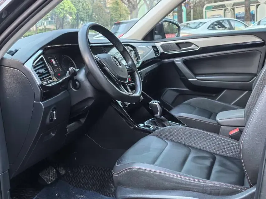 2019 MINI CLUBMAN 1.5T 102HP L3 6AT,autocango,china used car exporter,china ev exporter,chinese used car exporter,chinese used ev exporter