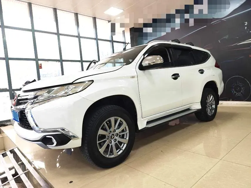 2019 Mitsubishi Pajero 3.0L 209HP V6 8AT,autocango,china used car exporter,china ev exporter,chinese used car exporter,chinese used ev exporter