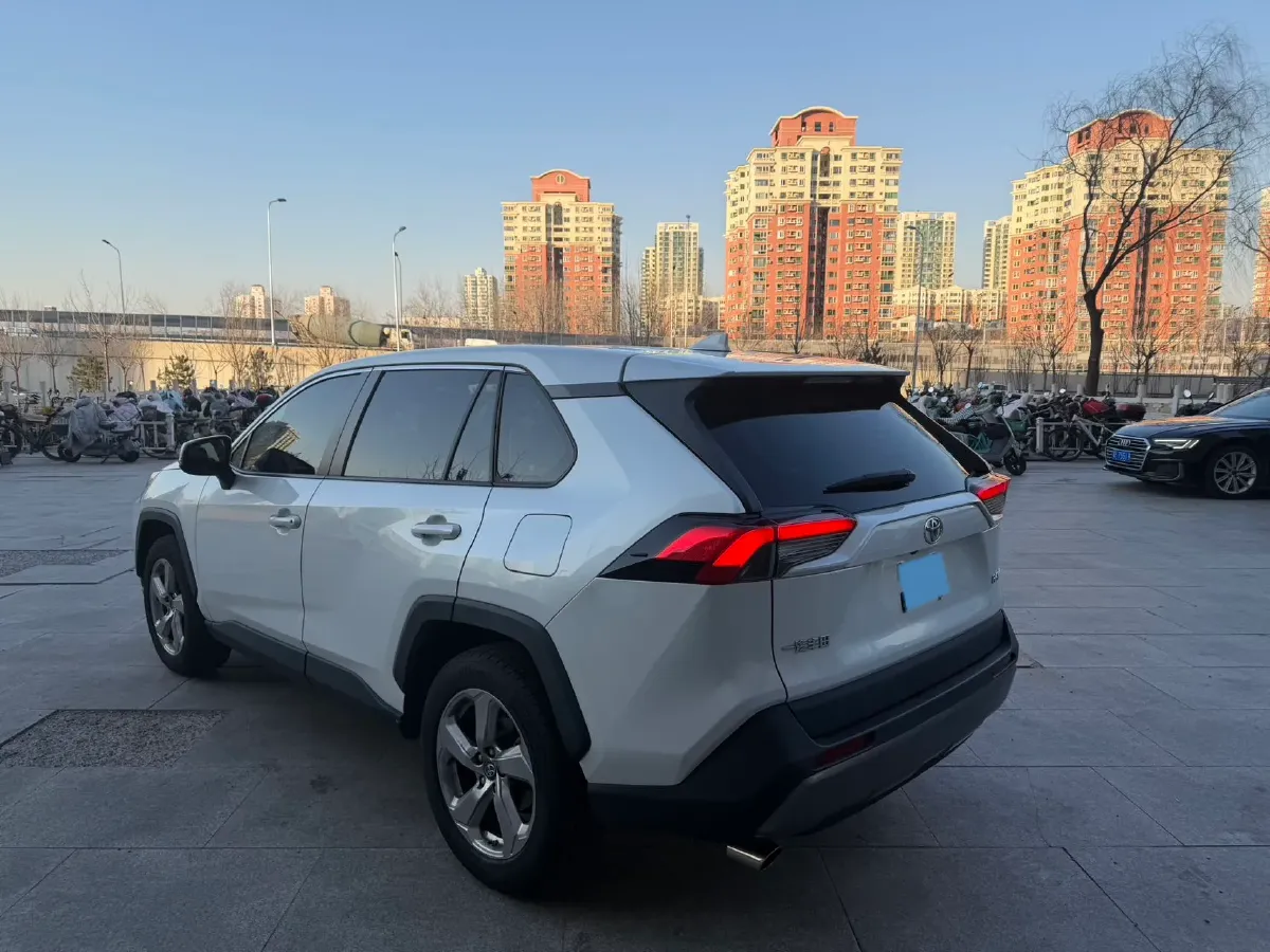 2021 Toyota RAV4 2.0L 171HP L4 CVT,autocango,china used car exporter,china ev exporter,chinese used car exporter,chinese used ev exporter
