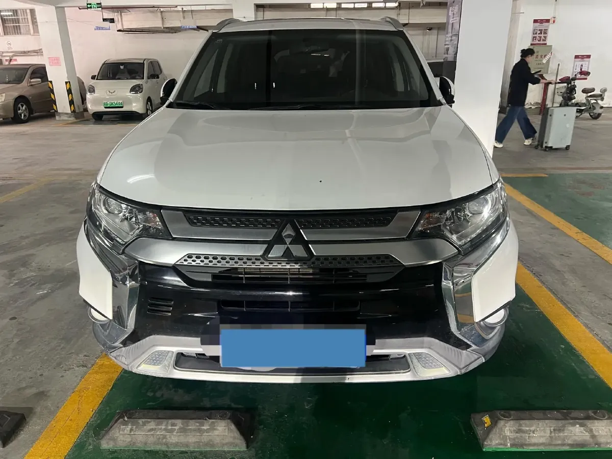 2019 Mitsubishi Outlander 2.0L 166HP L4 CVT,autocango,china used car exporter,china ev exporter,chinese used car exporter,chinese used ev exporter