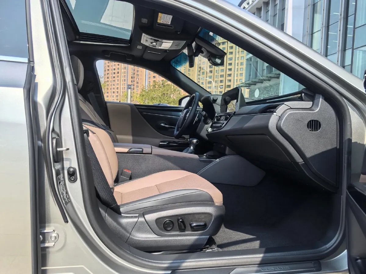 2023 Lexus ES 2.0L 173HP L4 CVT,autocango,china used car exporter,china ev exporter,chinese used car exporter,chinese used ev exporter