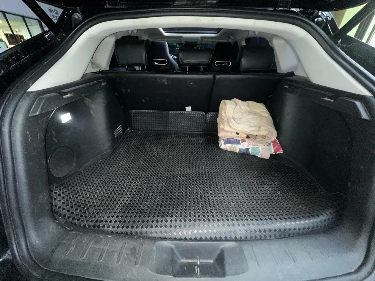 2023 ChangAn UNI-K iDD 1.5T 170HP L4 6TCT PHEV 28.39KWH,autocango,china used car exporter,china ev exporter,chinese used car exporter,chinese used ev exporter