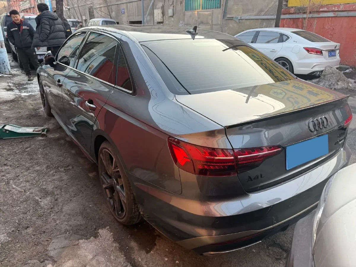 2024 Audi A4L 2.0T 190HP L4 7DCT,autocango,china used car exporter,china ev exporter,chinese used car exporter,chinese used ev exporter