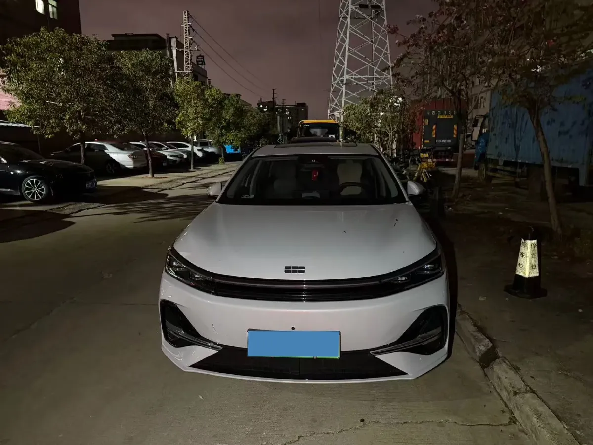 2025 Geely Galaxy A7 1.5L 112HP L4 1DHT PHEV,autocango,china used car exporter,china ev exporter,chinese used car exporter,chinese used ev exporter