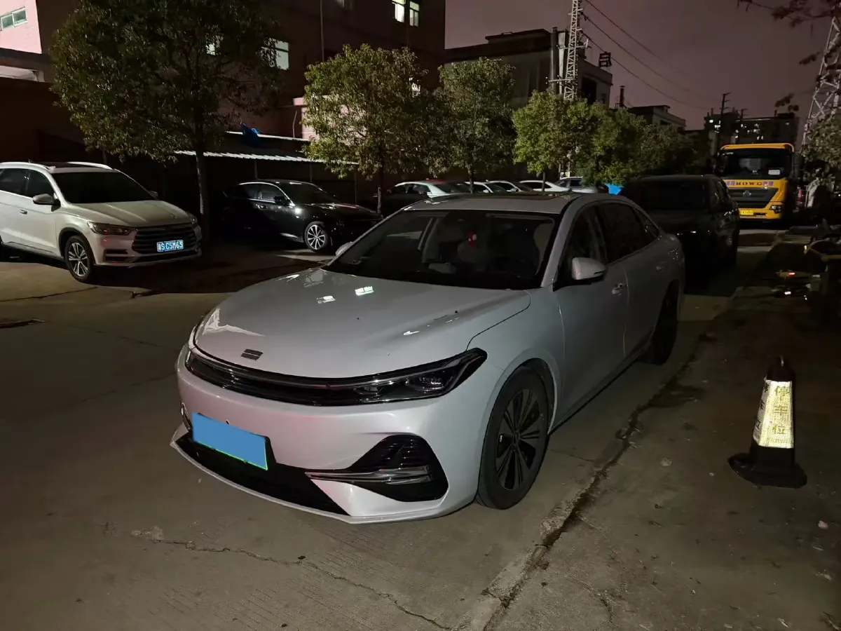 2025 Geely Galaxy A7 1.5L 112HP L4 1DHT PHEV,autocango,china used car exporter,china ev exporter,chinese used car exporter,chinese used ev exporter