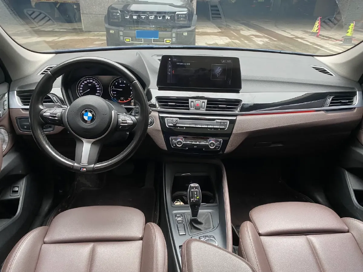 2022 BMW X1 2.0T 192HP L4 7DCT,autocango,china used car exporter,china ev exporter,chinese used car exporter,chinese used ev exporter