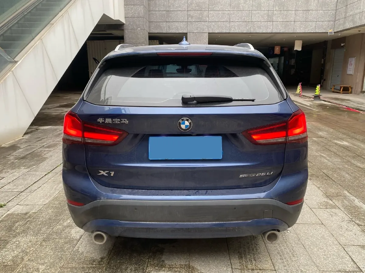 2022 BMW X1 2.0T 192HP L4 7DCT,autocango,china used car exporter,china ev exporter,chinese used car exporter,chinese used ev exporter