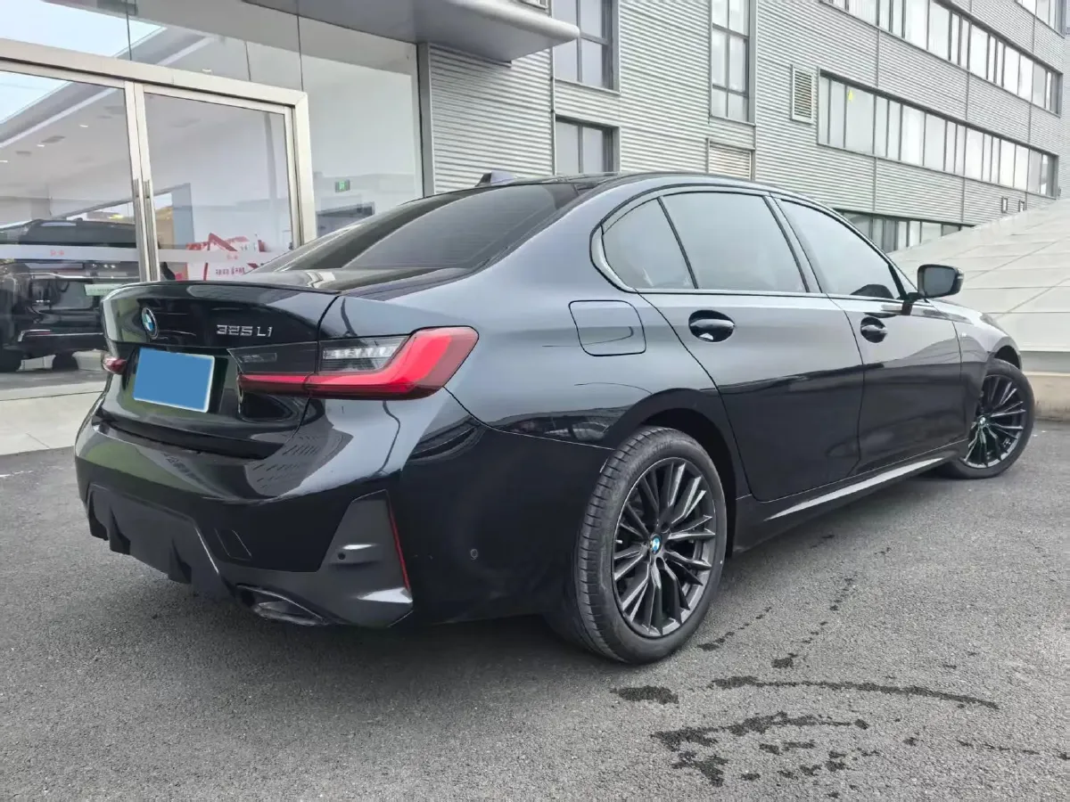 2024 BMW 3 Series 2.0T 184HP L4 8AT,autocango,china used car exporter,china ev exporter,chinese used car exporter,chinese used ev exporter