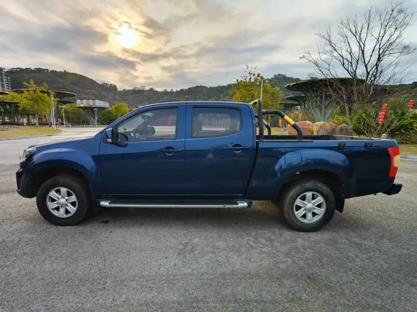 2022 Isuzu RE-MAX Jim 2.8T 120HP L4 5MT,autocango,china used car exporter,china ev exporter,chinese used car exporter,chinese used ev exporter