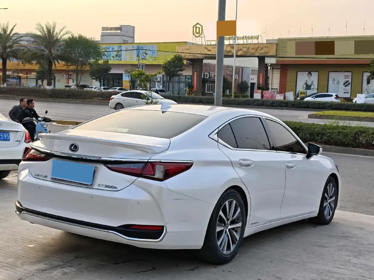 2018 Lexus ES 2.5L 178HP L4 E-CVT Hybrid,autocango,china used car exporter,china ev exporter,chinese used car exporter,chinese used ev exporter