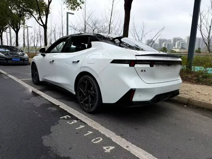 2024 LYNK&CO 07 EM-P 1.5T 163HP L4 3DHT PHEV 18.99KWH,autocango,china used car exporter,china ev exporter,chinese used car exporter,chinese used ev exporter