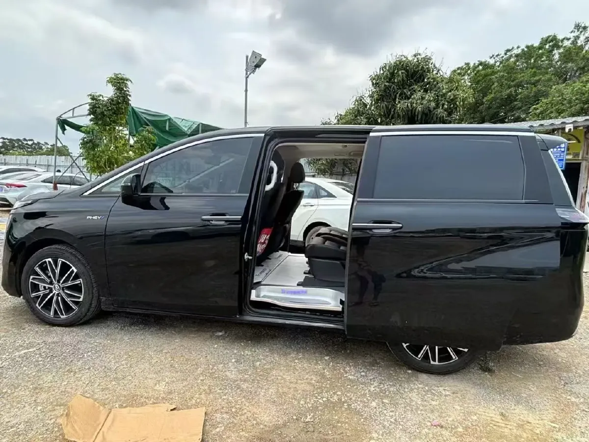 2024 Volvo XC40 BEV 82KWH,autocango,china used car exporter,china ev exporter,chinese used car exporter,chinese used ev exporter