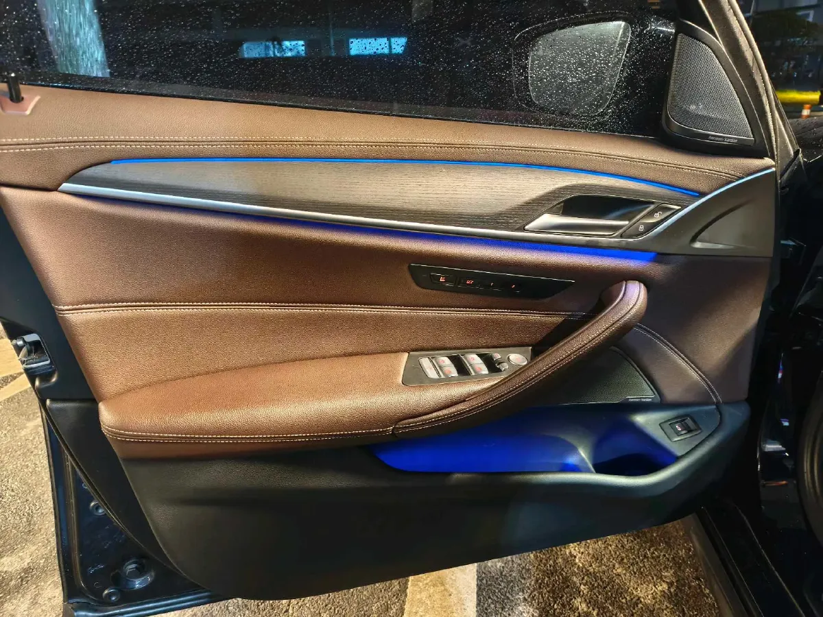 2023 BMW 5 Series 2.0T 245HP L4 8AT,autocango,china used car exporter,china ev exporter,chinese used car exporter,chinese used ev exporter