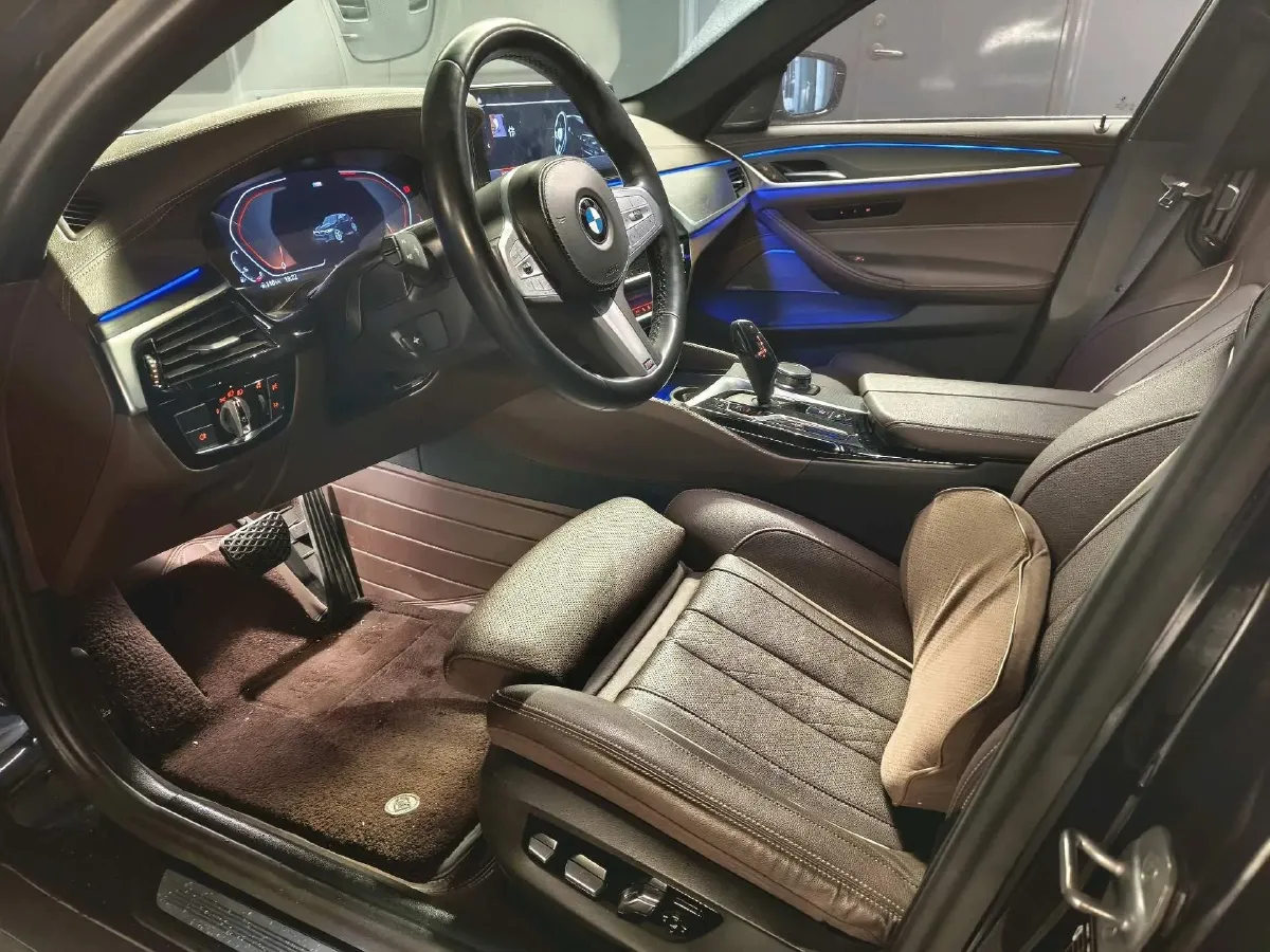 2023 BMW 5 Series 2.0T 245HP L4 8AT,autocango,china used car exporter,china ev exporter,chinese used car exporter,chinese used ev exporter