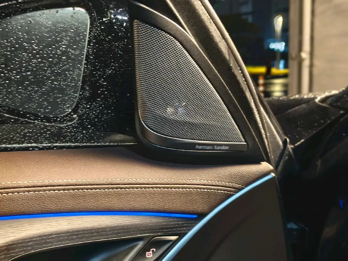 2023 BMW 5 Series 2.0T 245HP L4 8AT,autocango,china used car exporter,china ev exporter,chinese used car exporter,chinese used ev exporter