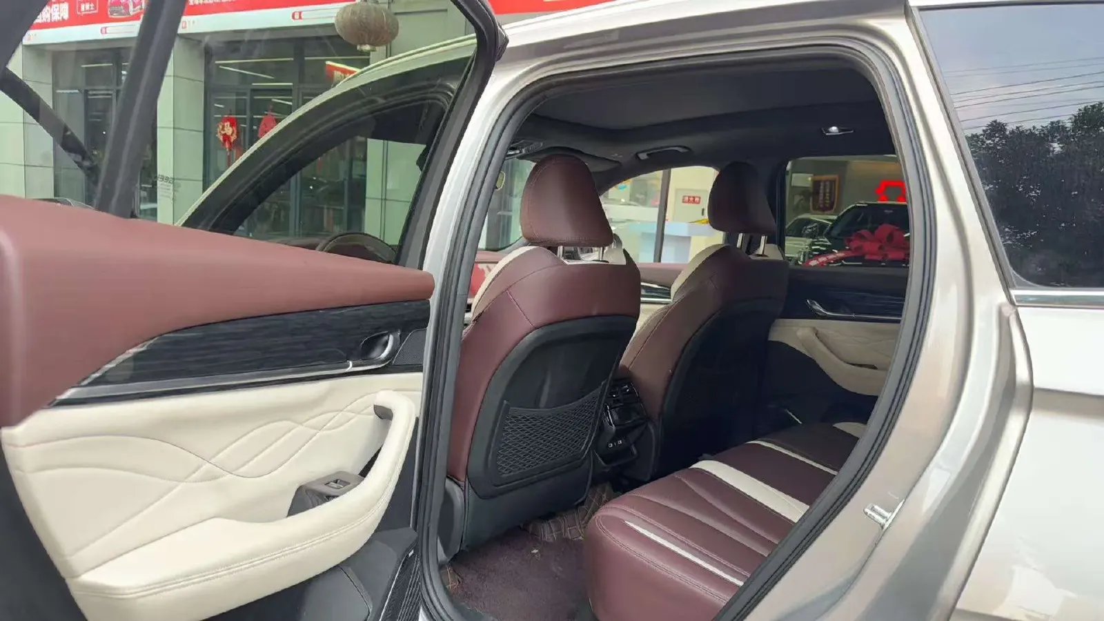 2021 Geely Monjaro 2.0T 218HP L4 7DCT,autocango,china used car exporter,china ev exporter,chinese used car exporter,chinese used ev exporter