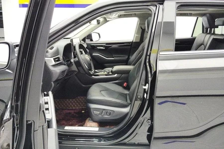 2022 Toyota Highlander 2.0T 248HP L4 8AT,autocango,china used car exporter,china ev exporter,chinese used car exporter,chinese used ev exporter