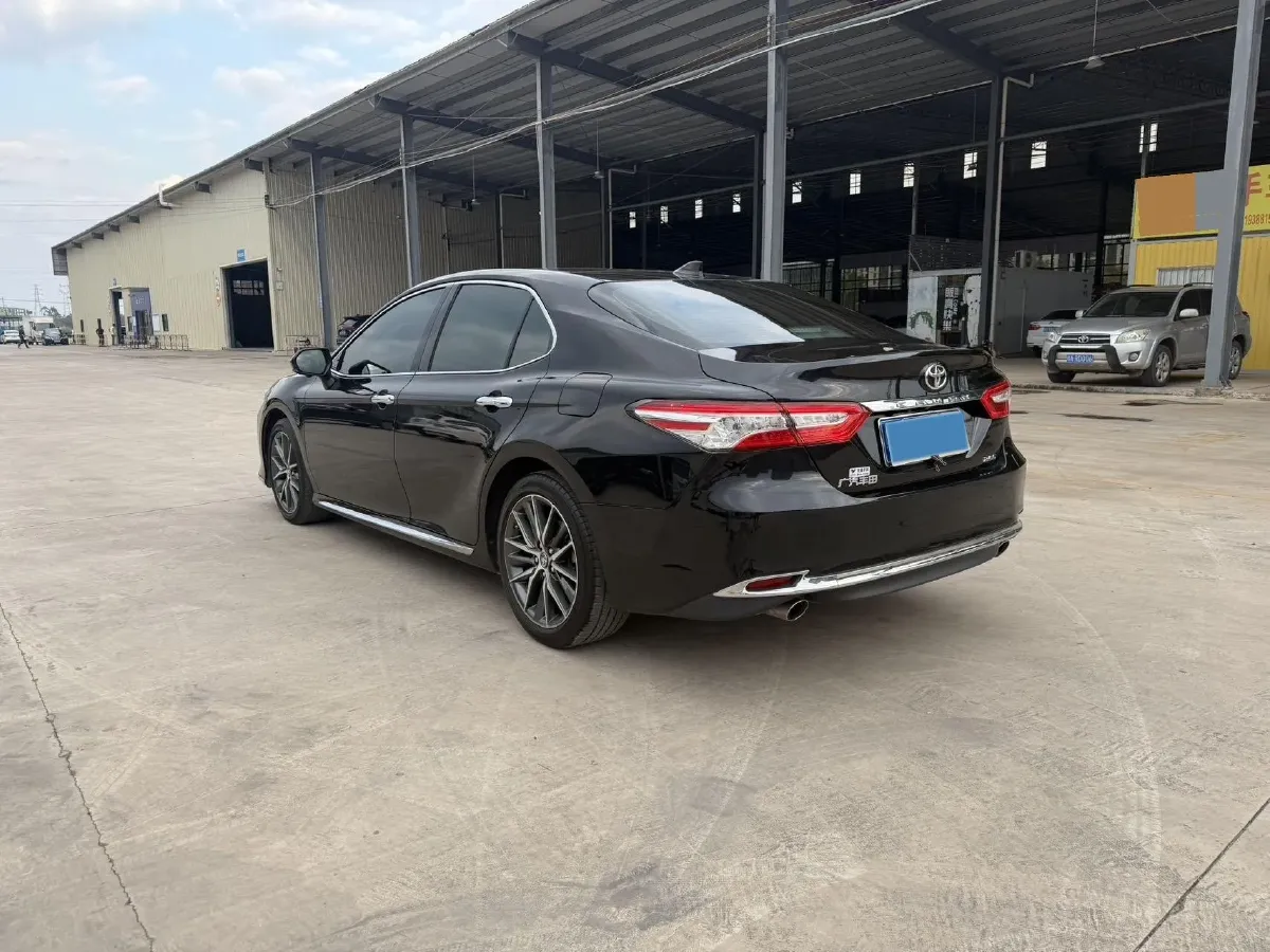 2021 Toyota Camry 2.5L 209HP L4 8AT,autocango,china used car exporter,china ev exporter,chinese used car exporter,chinese used ev exporter
