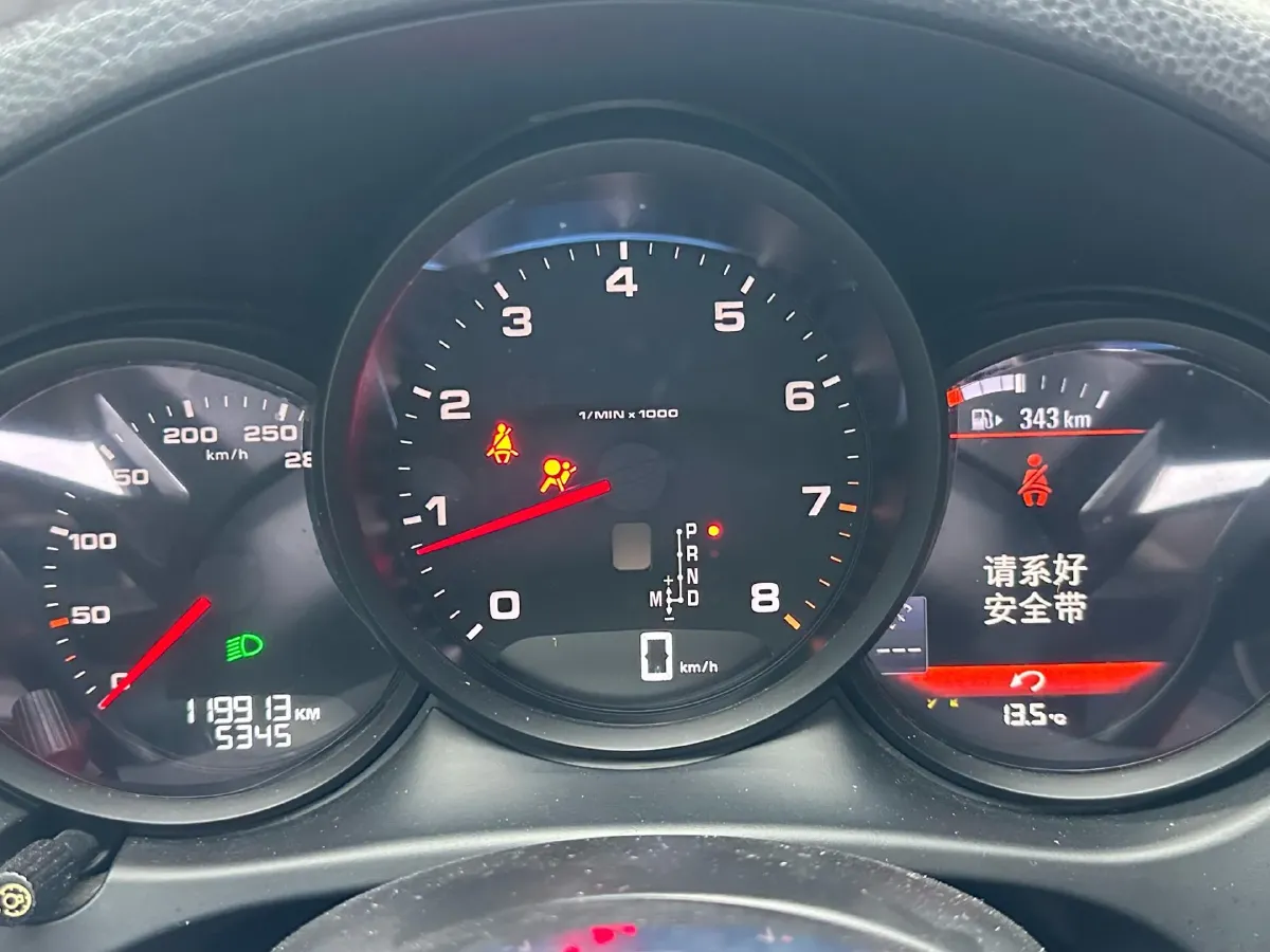 2018 Porsche Macan 2.0T 252HP L4 7DCT,autocango,china used car exporter,china ev exporter,chinese used car exporter,chinese used ev exporter