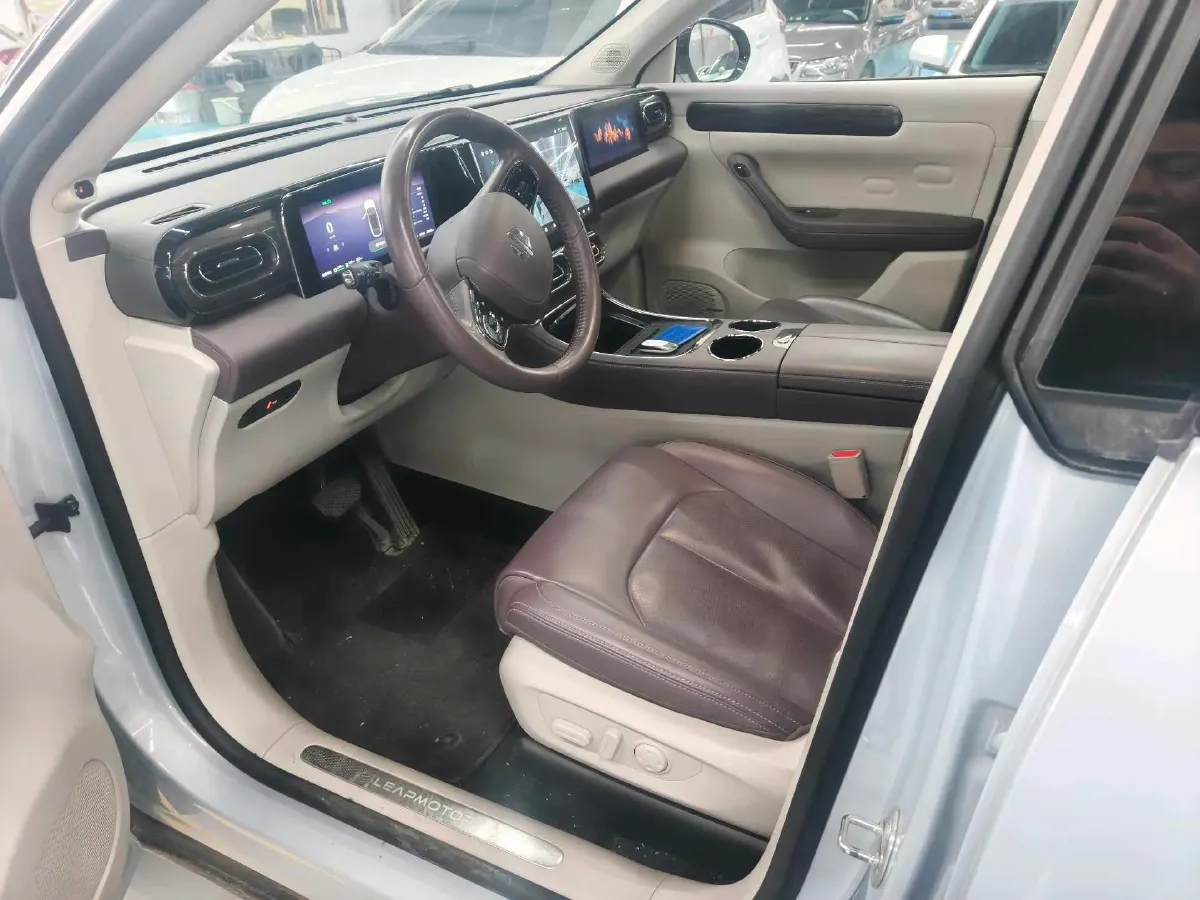 2023 Leapmotor C11 1.5L 95HP L4 REEV 43.74KWH,autocango,china used car exporter,china ev exporter,chinese used car exporter,chinese used ev exporter