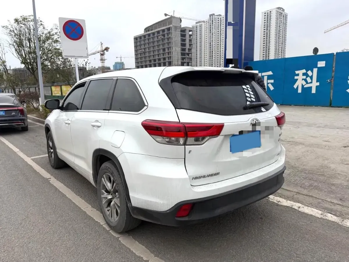 2021 Toyota Highlander 2.0T 220HP L4 6AT,autocango,china used car exporter,china ev exporter,chinese used car exporter,chinese used ev exporter