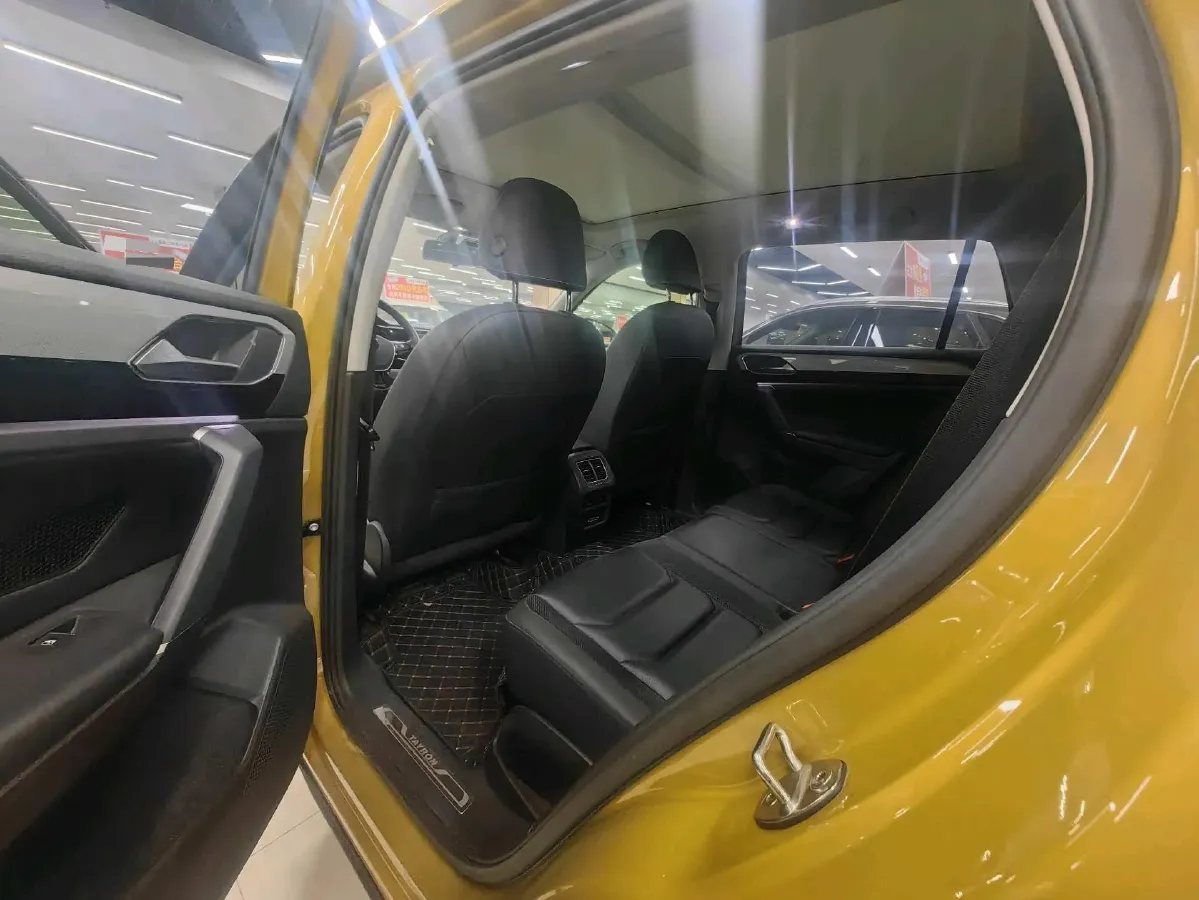 2019 Jeep Cherokee 2.0T 234HP L4 9AT,autocango,china used car exporter,china ev exporter,chinese used car exporter,chinese used ev exporter