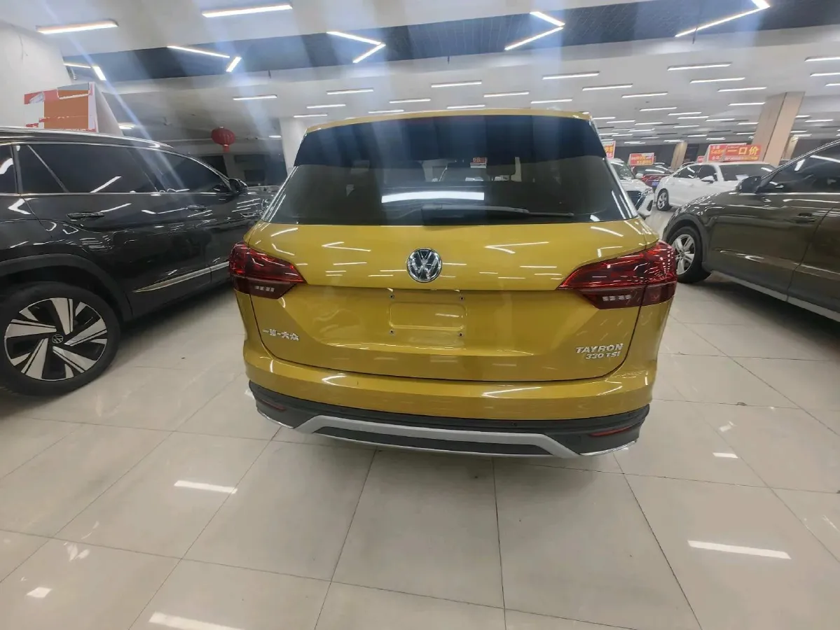 2019 Jeep Cherokee 2.0T 234HP L4 9AT,autocango,china used car exporter,china ev exporter,chinese used car exporter,chinese used ev exporter