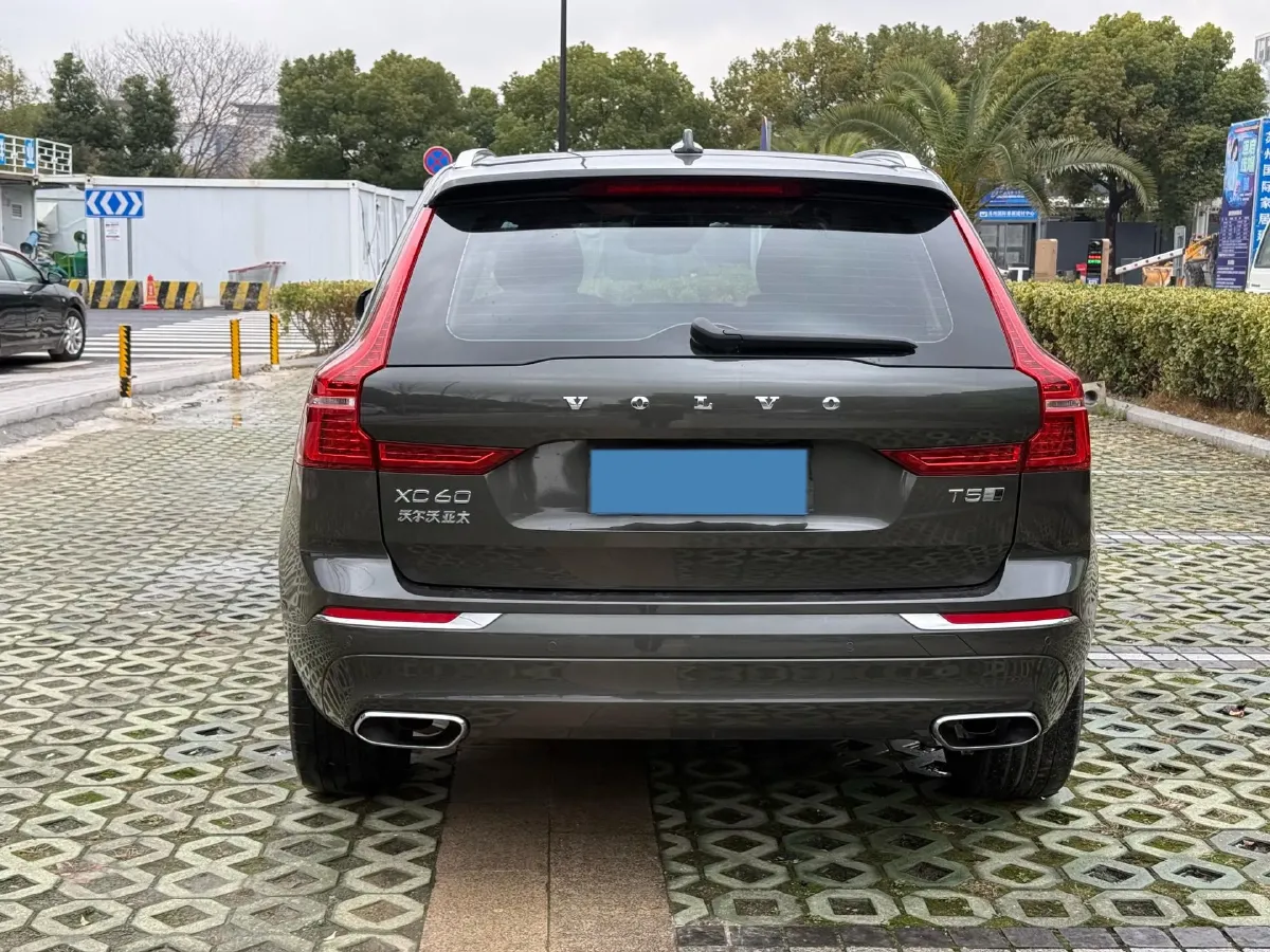 2020 Volvo XC60 2.0T 254HP L4 8AT,autocango,china used car exporter,china ev exporter,chinese used car exporter,chinese used ev exporter