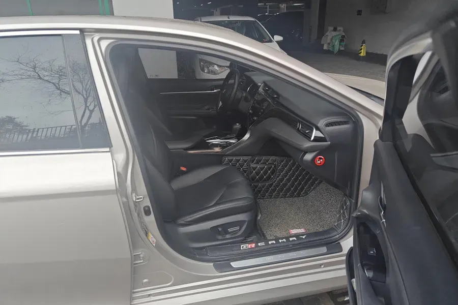 2018 Toyota Camry 2.5L 209HP L4 8AT,autocango,china used car exporter,china ev exporter,chinese used car exporter,chinese used ev exporter