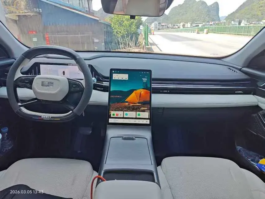 2023 Geely Galaxy L6 1.5T 163HP L4 3DHT PHEV,autocango,china used car exporter,china ev exporter,chinese used car exporter,chinese used ev exporter