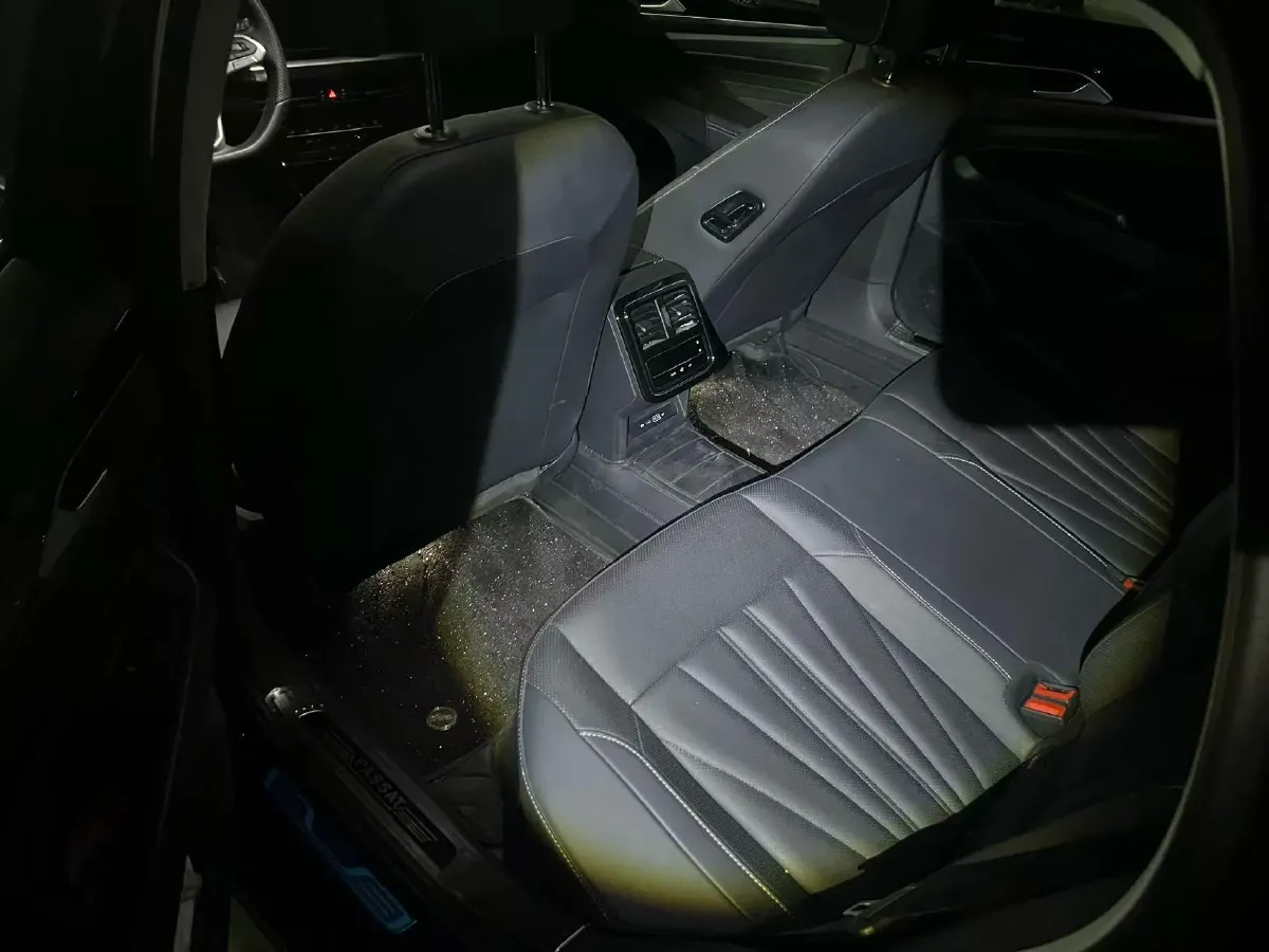 2025 Volkswagen Passat 2.0T 220HP L4 7DCT,autocango,china used car exporter,china ev exporter,chinese used car exporter,chinese used ev exporter