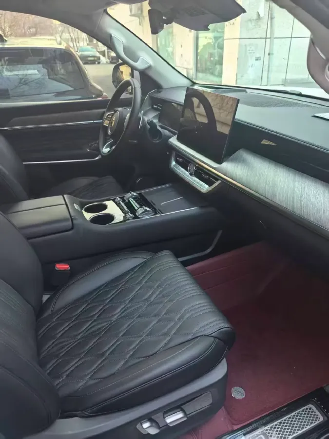 2026 Tank 500 2.0T 252HP L4 9AT PHEV,autocango,china used car exporter,china ev exporter,chinese used car exporter,chinese used ev exporter