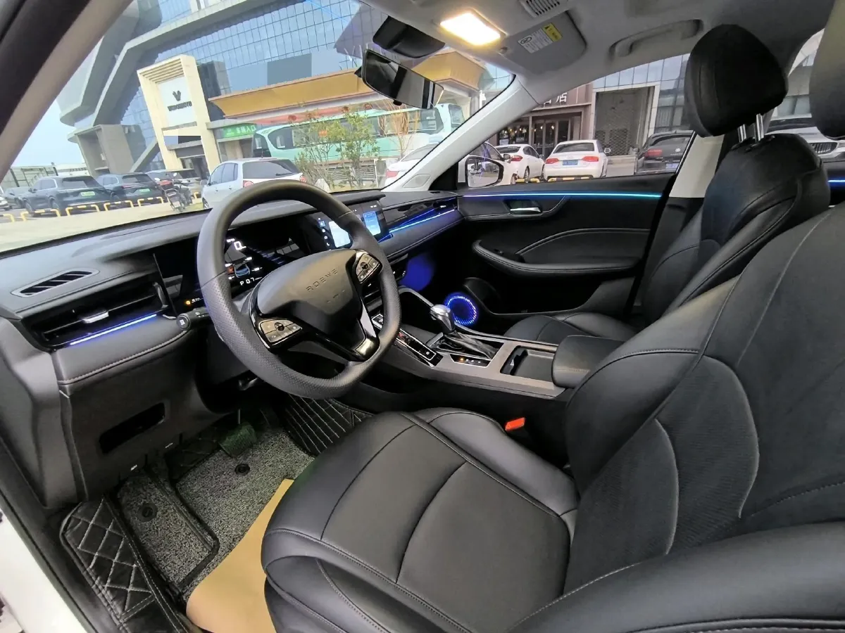 2023 Roewe i5 1.5L 129HP L4 CVT,autocango,china used car exporter,china ev exporter,chinese used car exporter,chinese used ev exporter