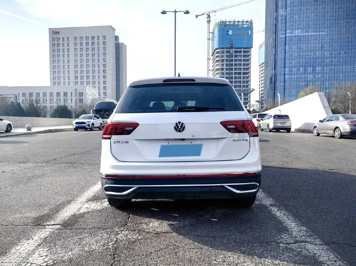 2023 Volkswagen Tiguan L 1.5T 160HP L4 7DCT,autocango,china used car exporter,china ev exporter,chinese used car exporter,chinese used ev exporter