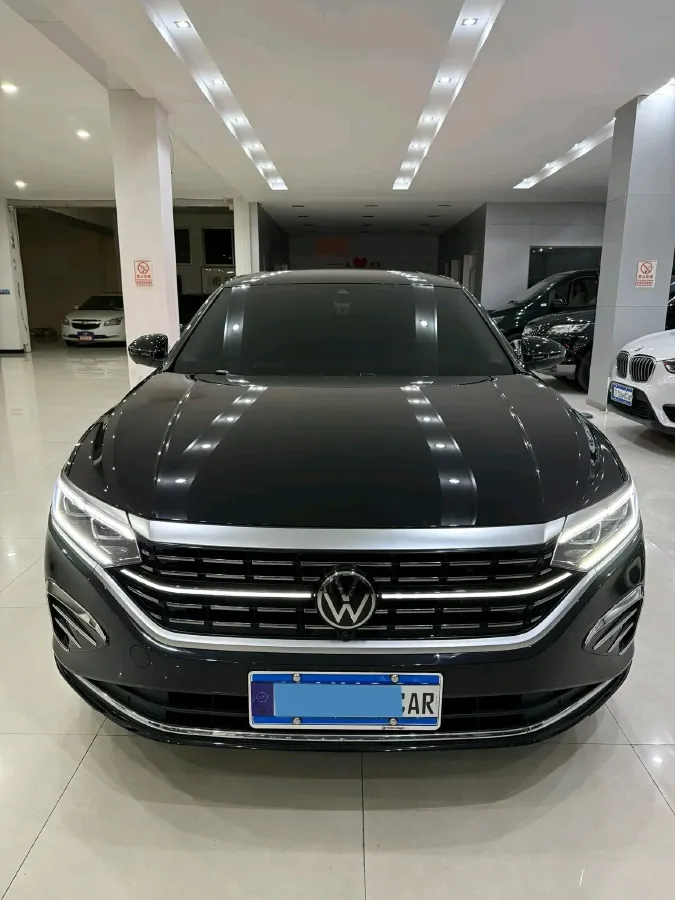 2025 Volkswagen Passat 2.0T 220HP L4 7DCT,autocango,china used car exporter,china ev exporter,chinese used car exporter,chinese used ev exporter