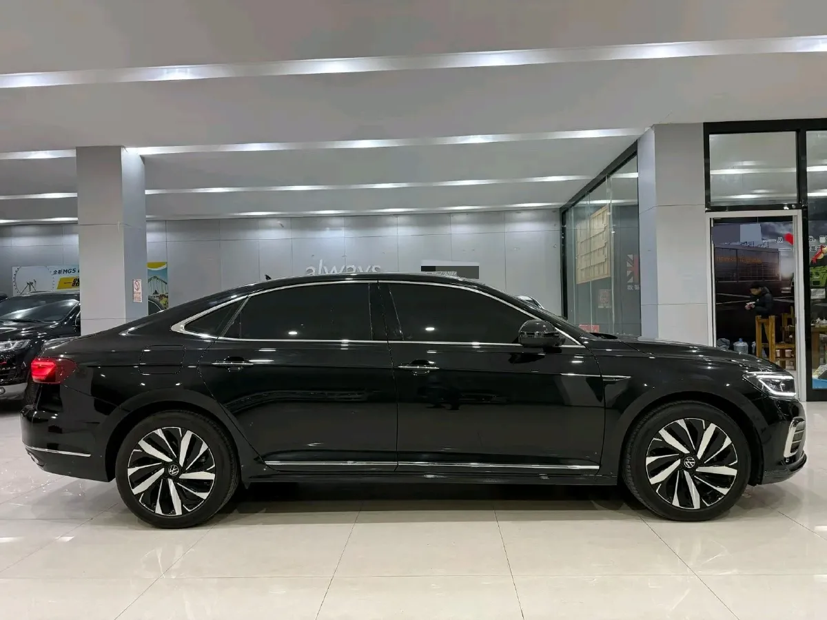 2025 Volkswagen Passat 2.0T 220HP L4 7DCT,autocango,china used car exporter,china ev exporter,chinese used car exporter,chinese used ev exporter